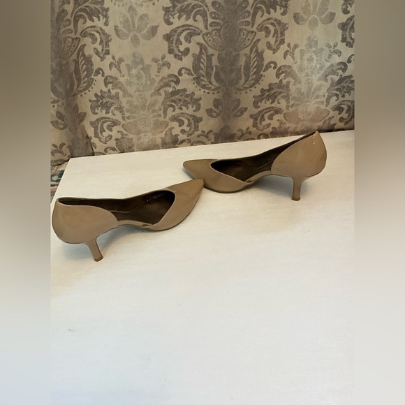 Moda Spana Cream/Tan Pointy Toe Heels Patient leather Size 8 - Picture 6 of 10